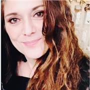 Laureate in Lettere e Sociologia offro lezioni su materie Umanistiche